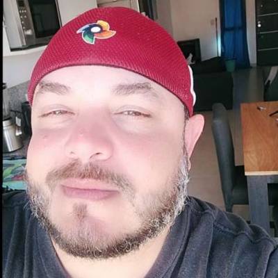  Hombre de 43 años Rincon de los Sauces