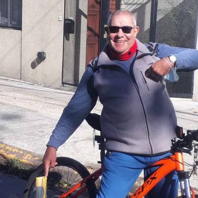  Hombre de +74 años Villa Lugano