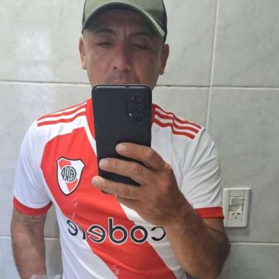  Hombre de 43 años Retiro