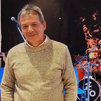  Hombre de 64 años Villa Luro