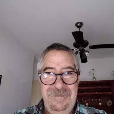  Hombre de 73 años Alte. Brown