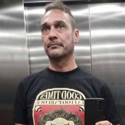  Hombre de 59 años Villa Luro