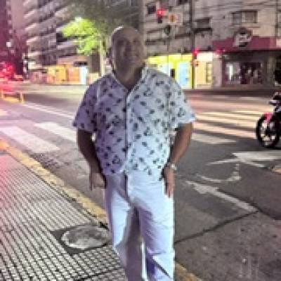  Hombre de 45 años Ezeiza