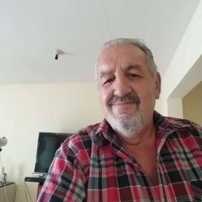  Hombre de 74 años Godoy cruz
