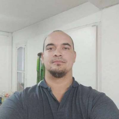  Hombre de 34 años Neuquen