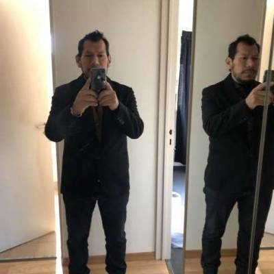  Hombre de 48 años Congreso