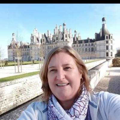  Mujer de 58 años Escobar