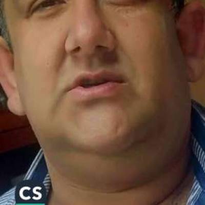  Hombre de 48 años Manizales