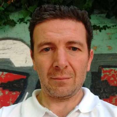  Hombre de 53 años Escobar