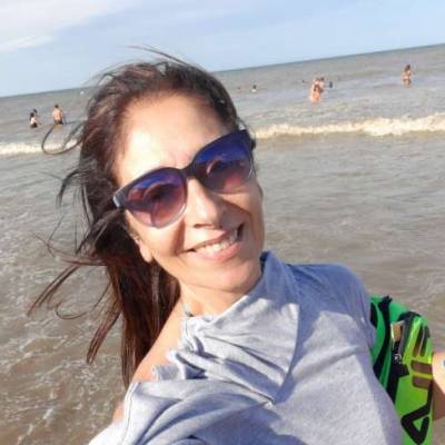  Mujer de 58 años Flores
