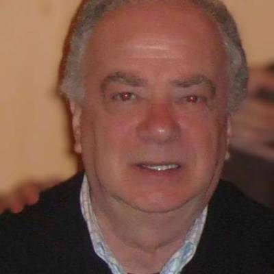  Hombre de +74 años Congreso