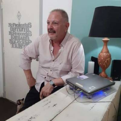  Hombre de 66 años Velez Sarsfield