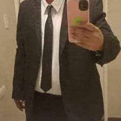  Hombre de 42 años Constitución