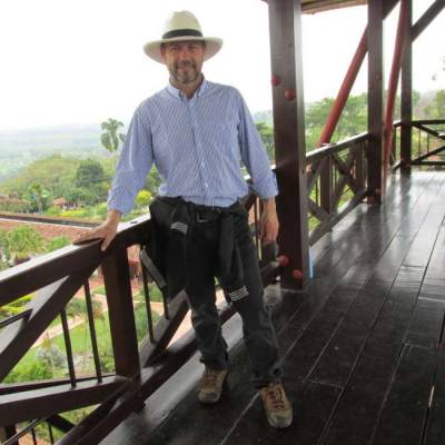  Hombre de 56 años Santiago
