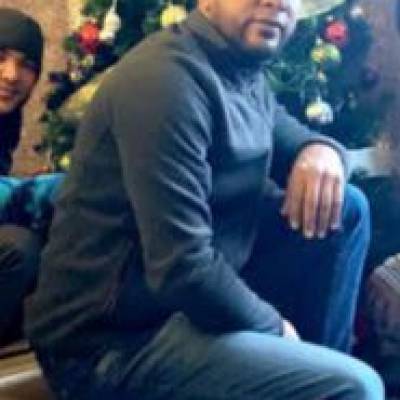  Hombre de 35 años Milwaukee