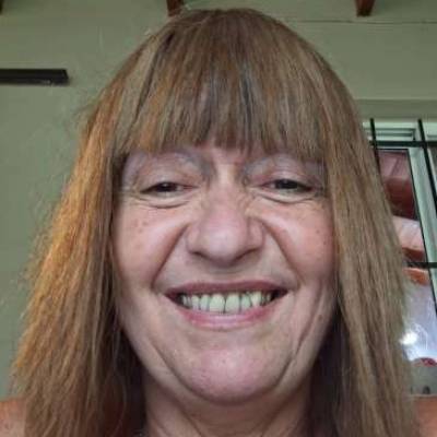  Mujer de 66 años Versalles