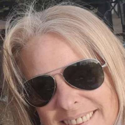  Mujer de 52 años Escobar