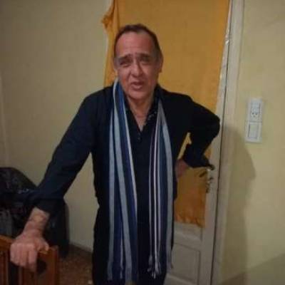  Hombre de 64 años San Telmo