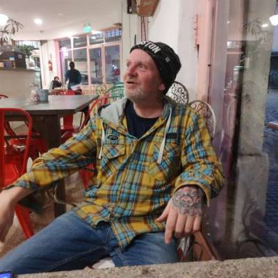  Hombre de 57 años San Telmo