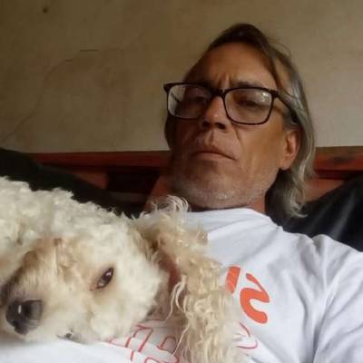  Hombre de 48 años Paraná