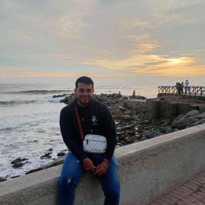  Hombre de 34 años Madrid