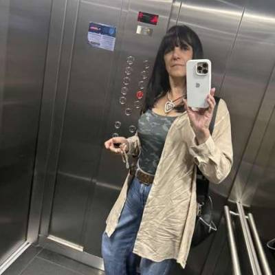  Mujer de 61 años Versalles