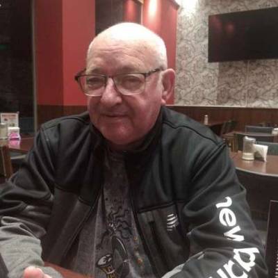  Hombre de 74 años Constitución