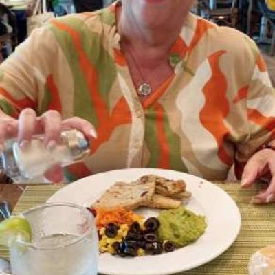  Mujer de 68 años Bahia Blanca