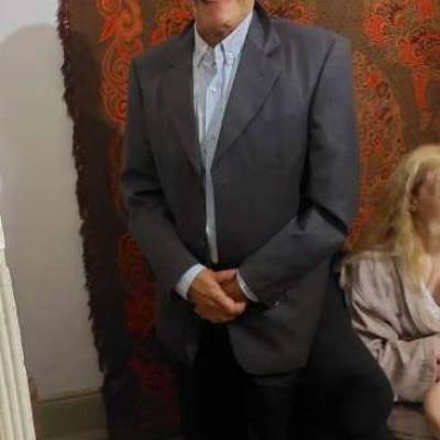  Hombre de +74 años Villa Santa Rita