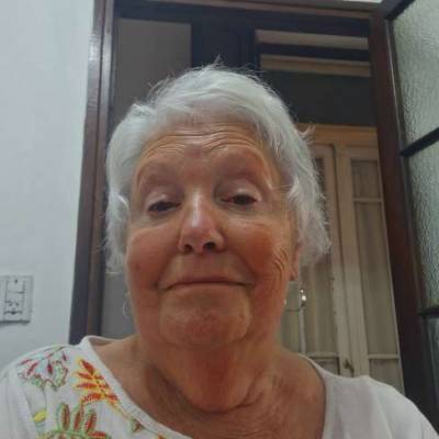  Mujer de +74 años Agronomia 