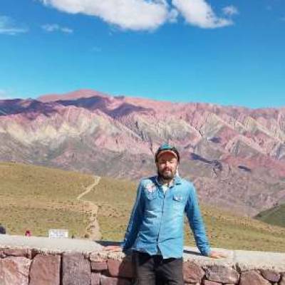  Hombre de 41 años Paraná