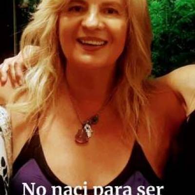  Mujer de 59 años Olivos