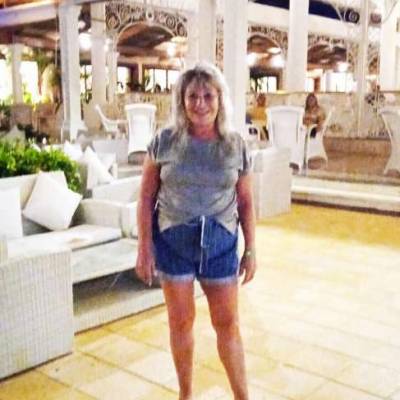  Mujer de 63 años Montevideo