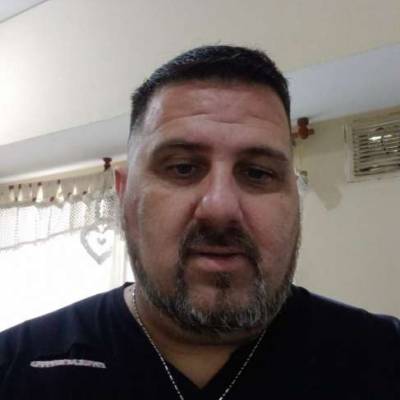  Hombre de 52 años Villa Santa Rita