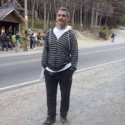  Hombre de 68 años Villa Urquiza