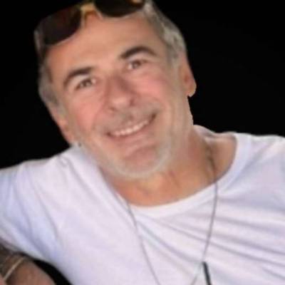  Hombre de 57 años Alte. Brown