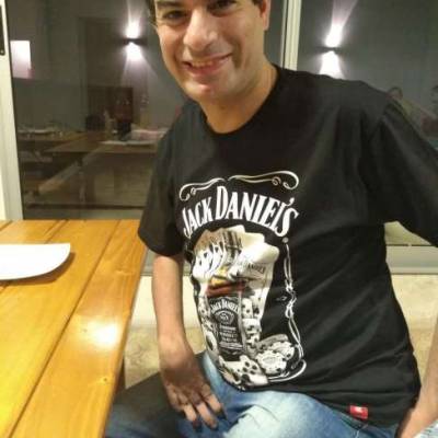  Hombre de 46 años Liniers