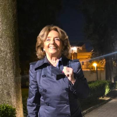  Mujer de 72 años Recoleta