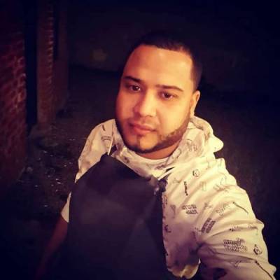  Hombre de 32 años Constitución
