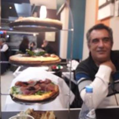  Hombre de 63 años Tres de Febrero