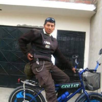  Hombre de 48 años Lima