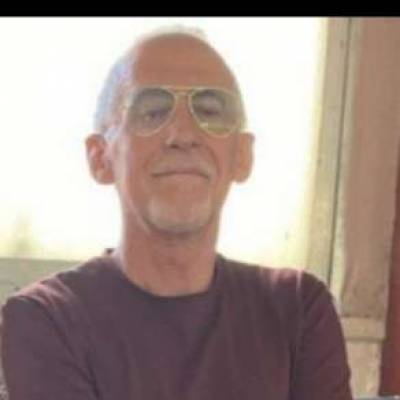  Hombre de 63 años Ezeiza