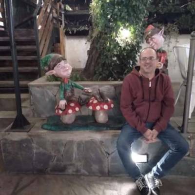  Hombre de 63 años Parque Chacabuco