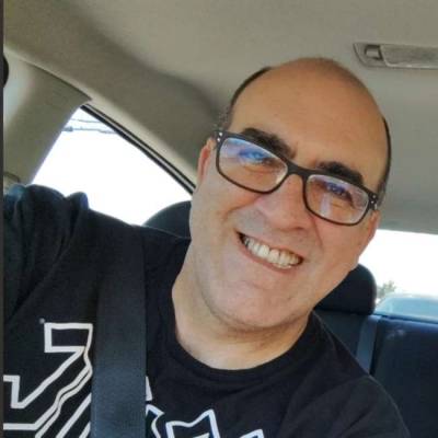  Hombre de 51 años Los Angeles