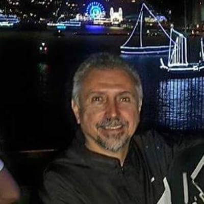  Hombre de 66 años Flores