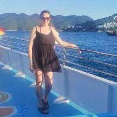  Mujer de 49 años Escobar