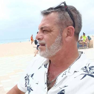  Hombre de 57 años Mataderos