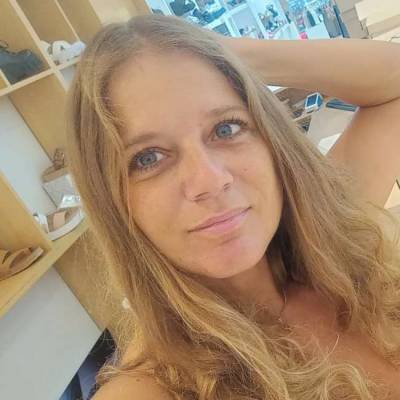  Mujer de 47 años Escobar