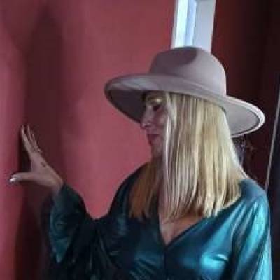  Mujer de 58 años Floresta