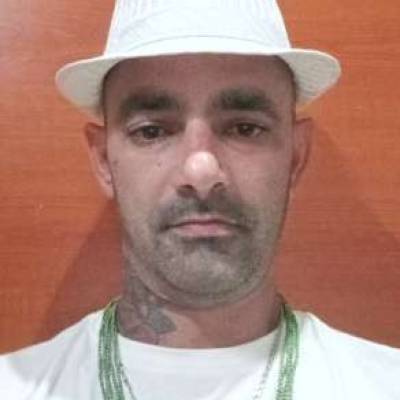 Hombre de 41 años Cuba